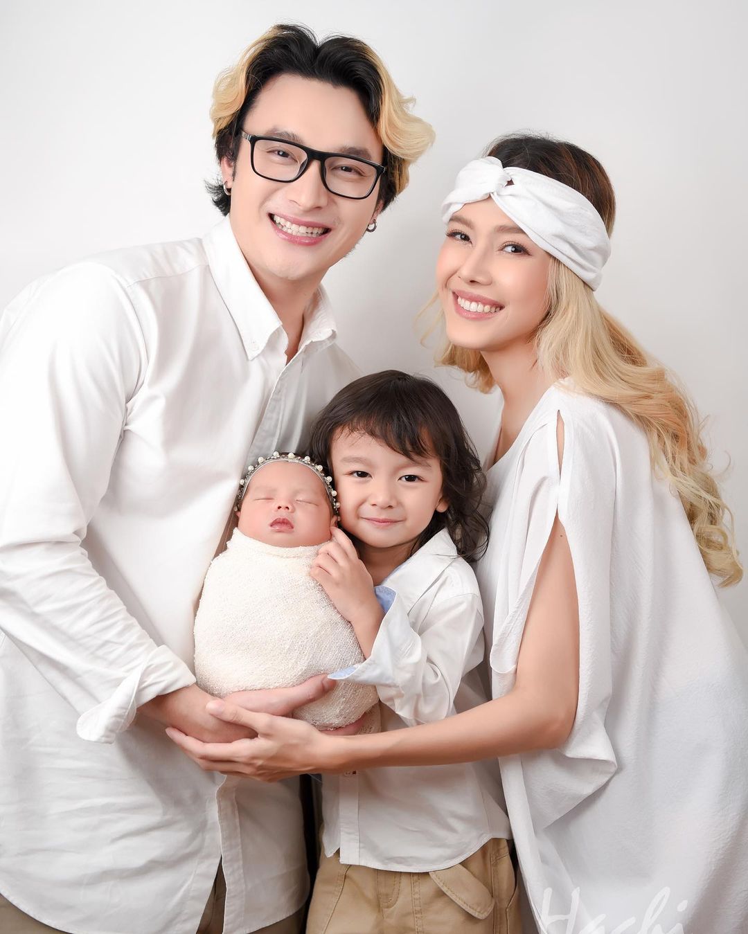 แนท - ณัฐชา นวลแจ่ม