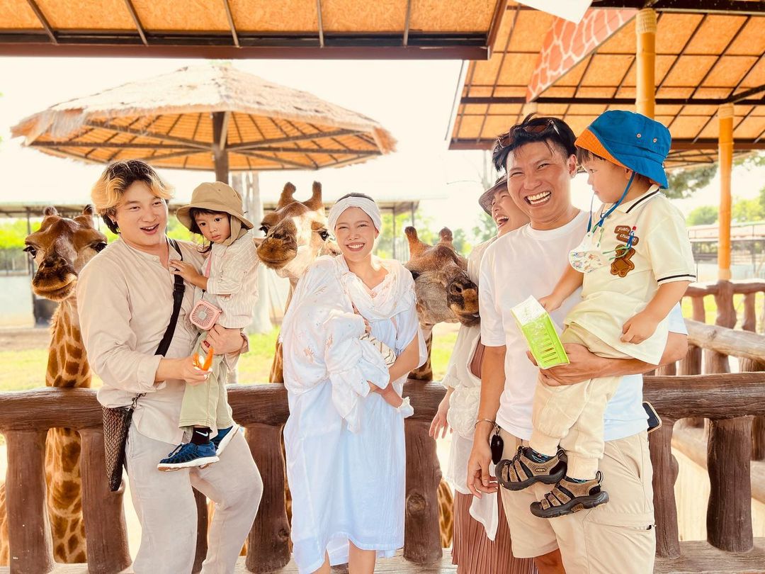 แนท - ณัฐชา นวลแจ่ม