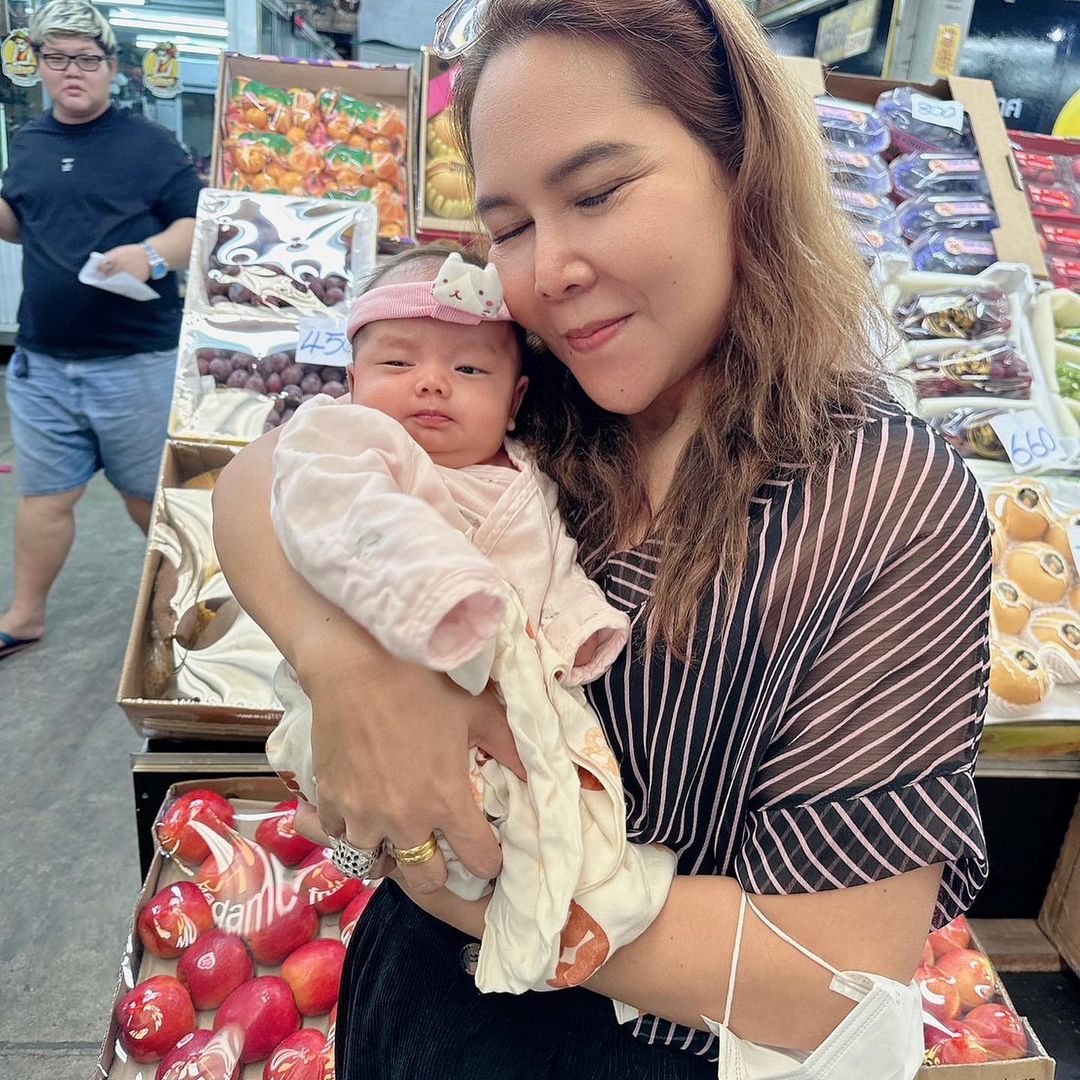 แนท - ณัฐชา นวลแจ่ม