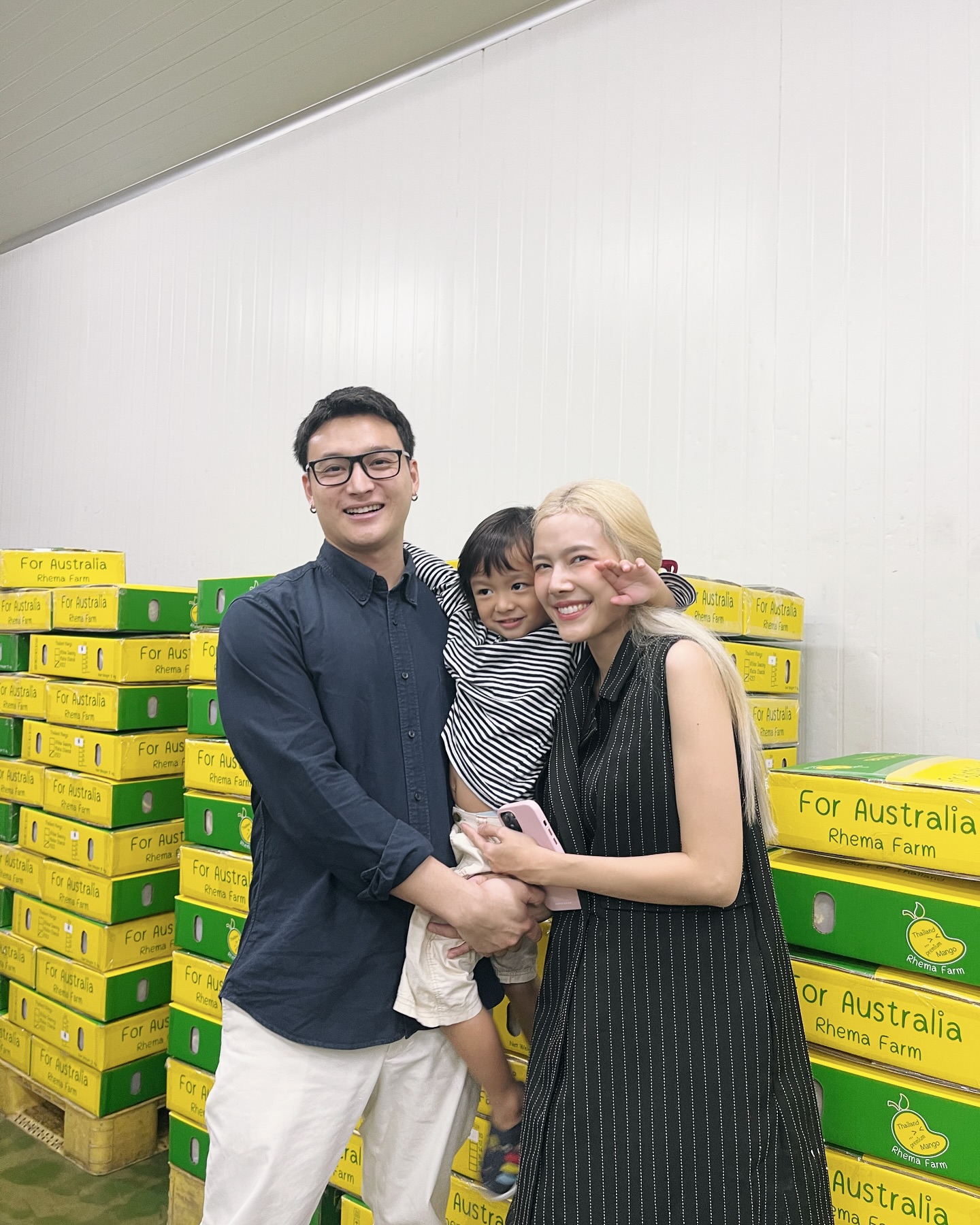 แนท - ณัฐชา นวลแจ่ม