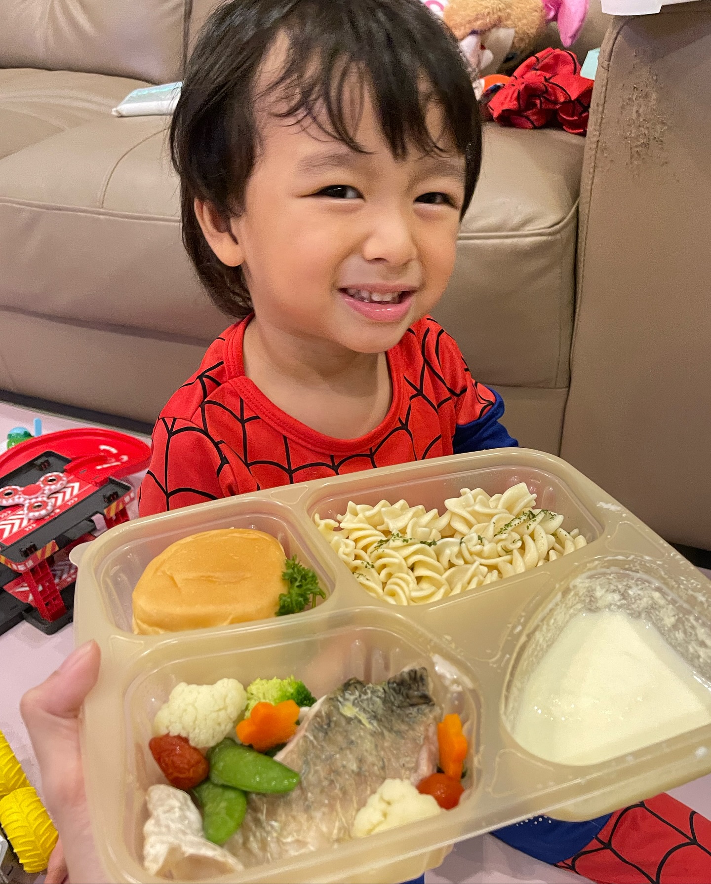 แนท - ณัฐชา นวลแจ่ม