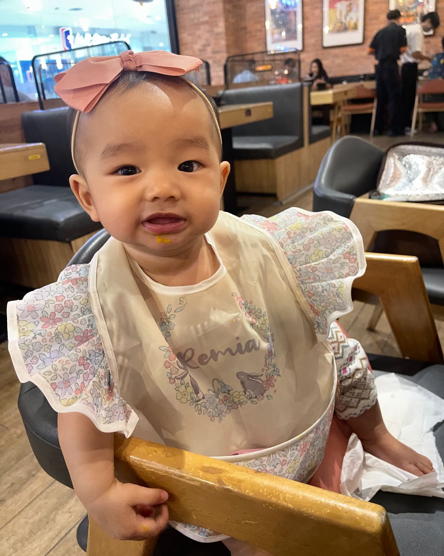 แนท - ณัฐชา นวลแจ่ม