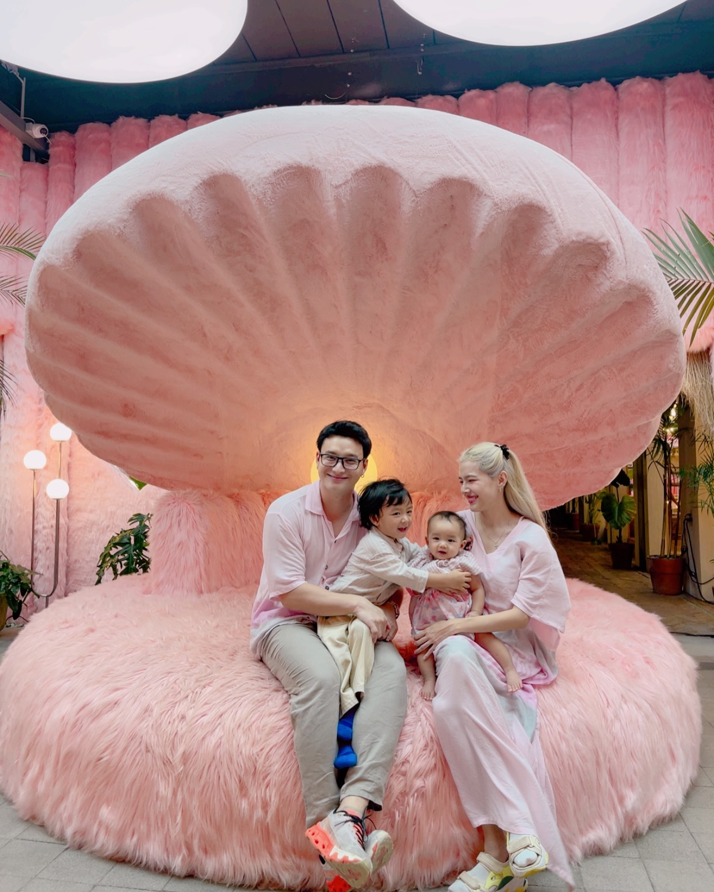 แนท - ณัฐชา นวลแจ่ม