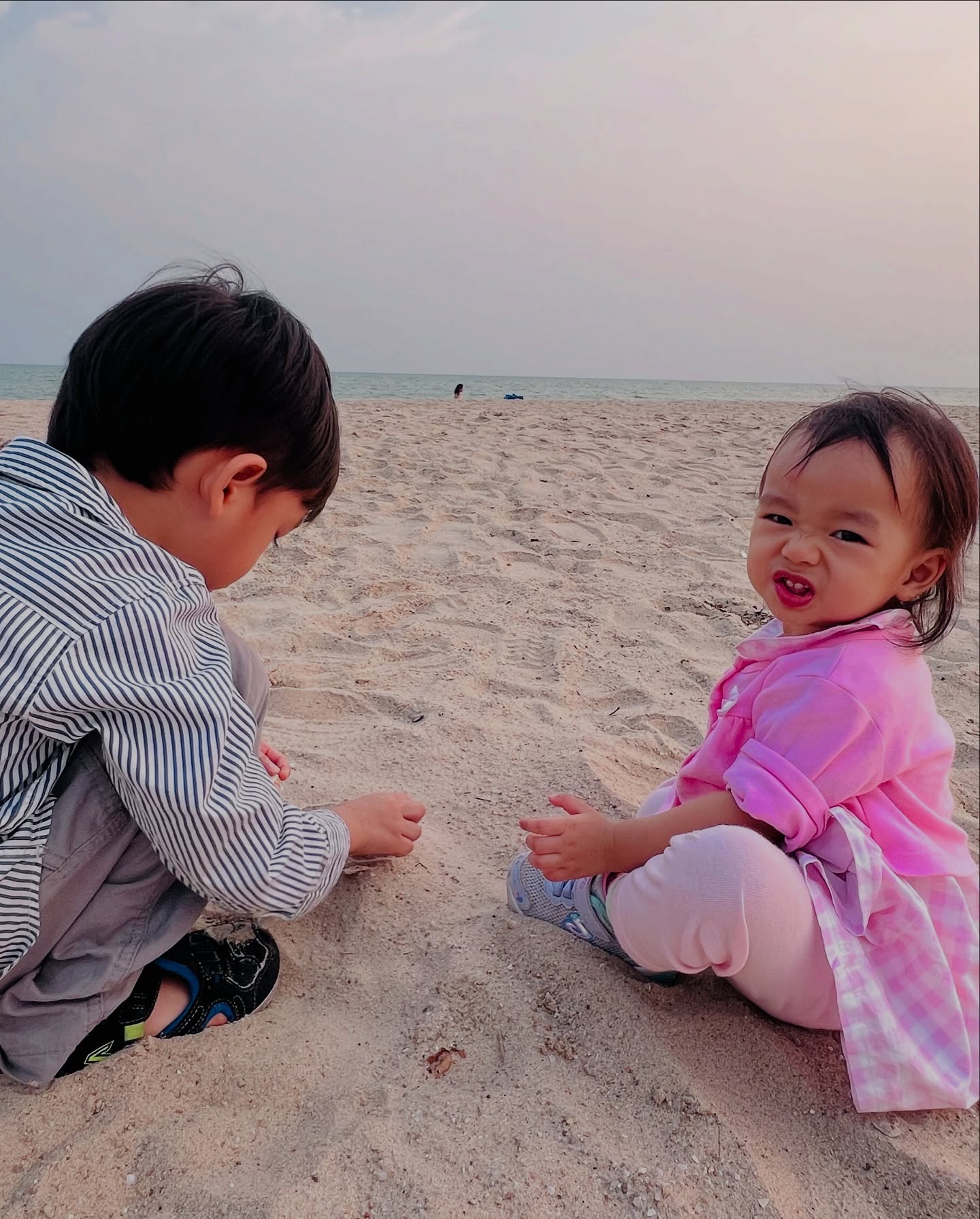 แนท - ณัฐชา นวลแจ่ม