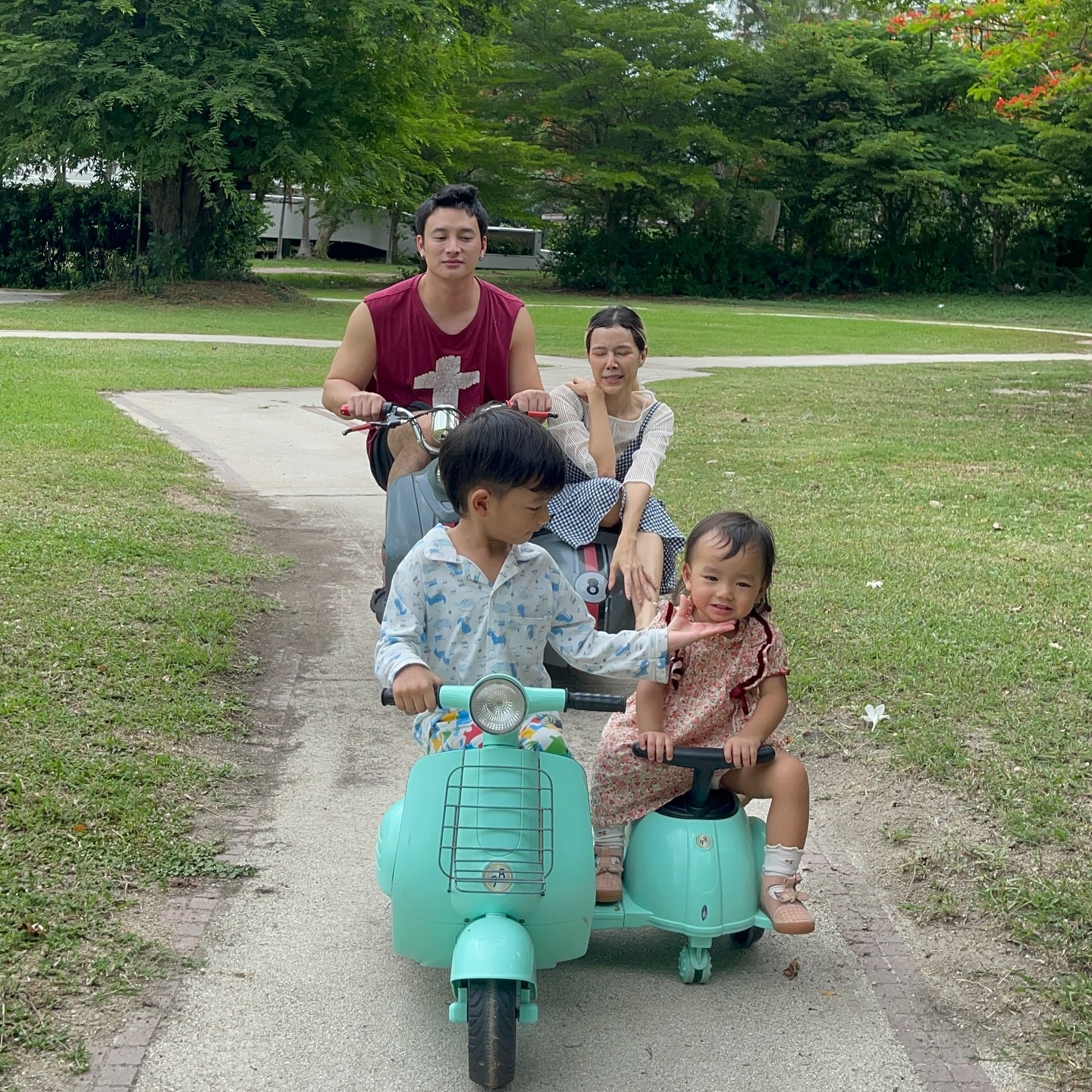 แนท - ณัฐชา นวลแจ่ม