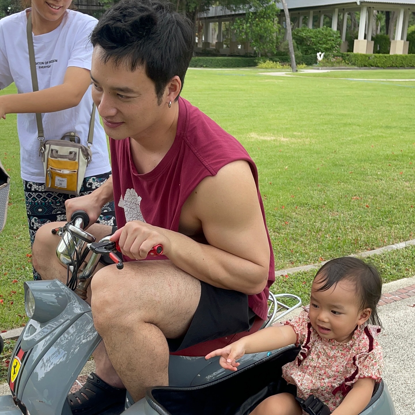 แนท - ณัฐชา นวลแจ่ม