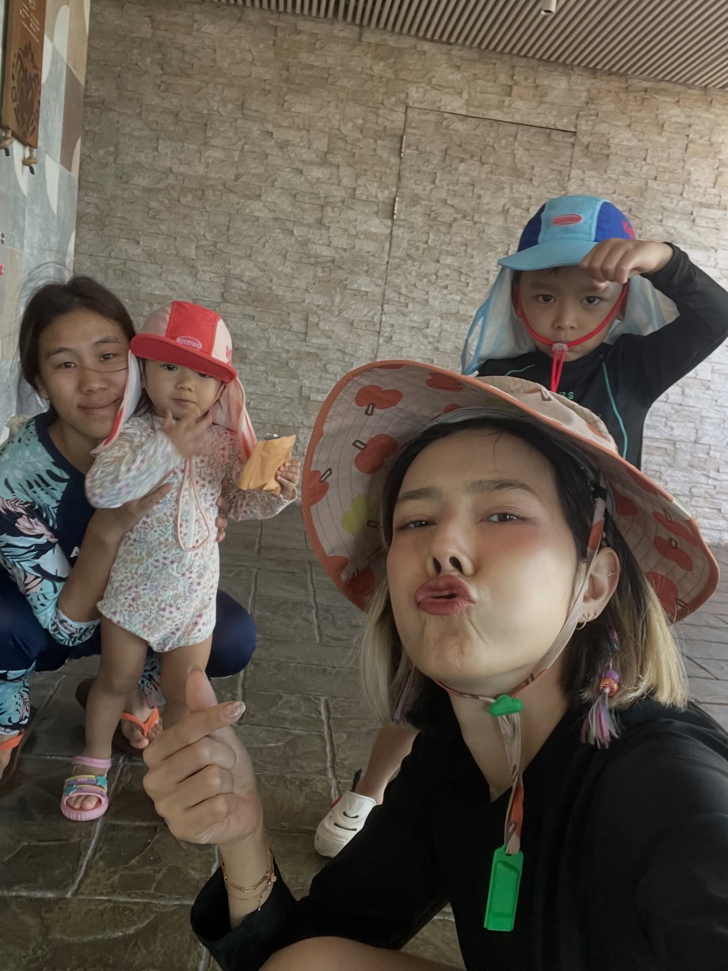 แนท - ณัฐชา นวลแจ่ม