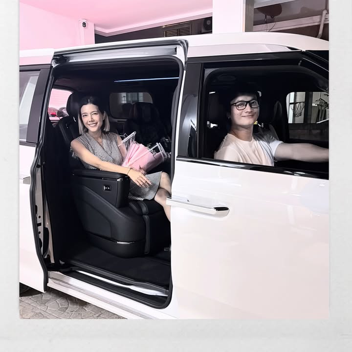 แนท - ณัฐชา นวลแจ่ม