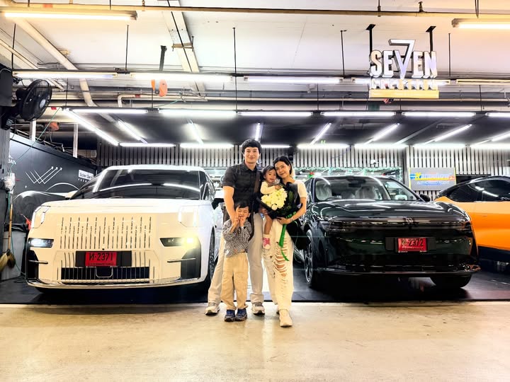 แนท - ณัฐชา นวลแจ่ม