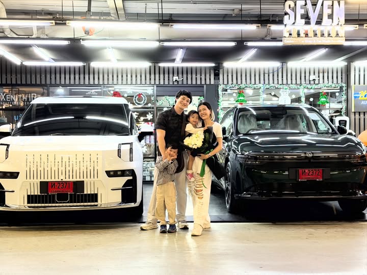 แนท - ณัฐชา นวลแจ่ม