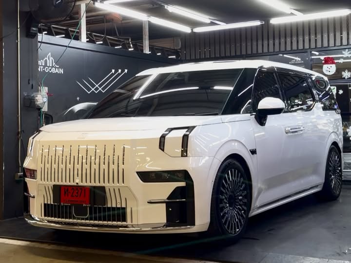 แนท - ณัฐชา นวลแจ่ม