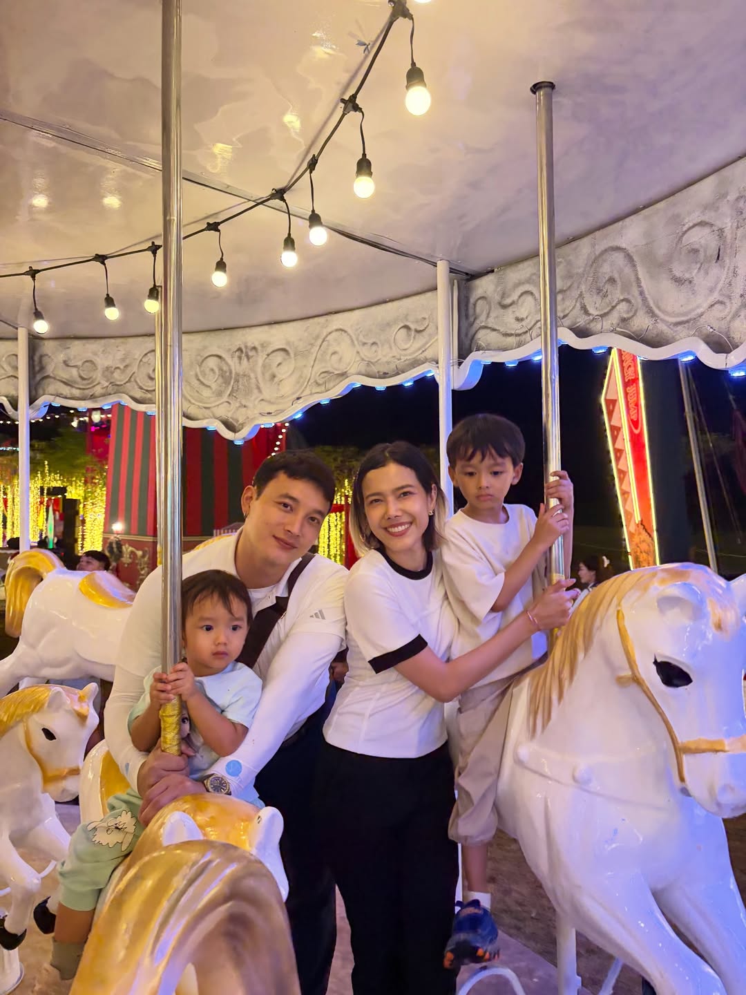 แนท - ณัฐชา นวลแจ่ม