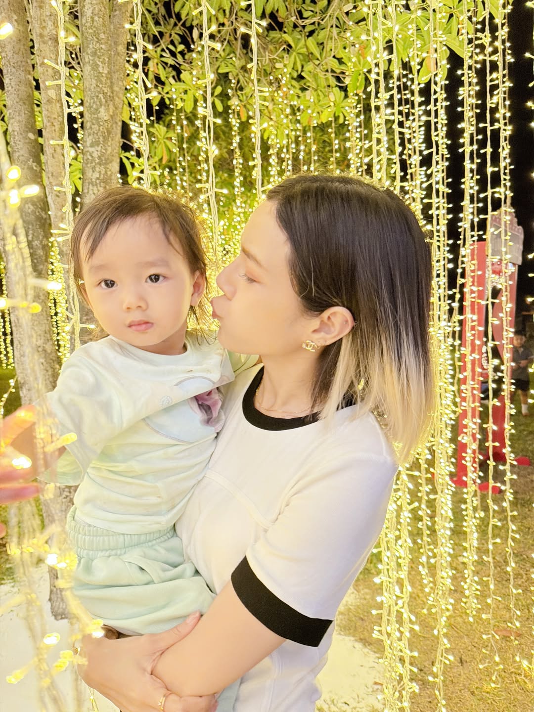 แนท - ณัฐชา นวลแจ่ม