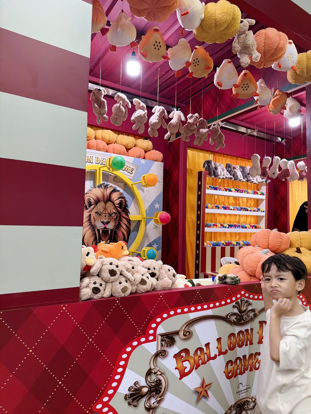 แนท - ณัฐชา นวลแจ่ม