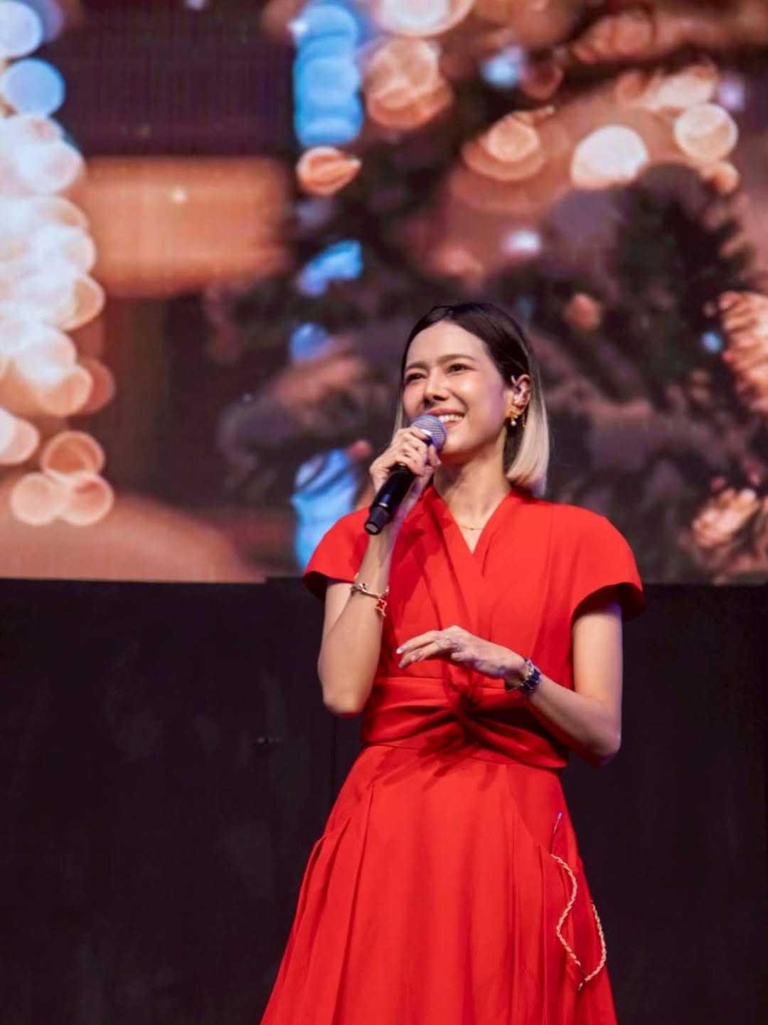 แนท - ณัฐชา นวลแจ่ม