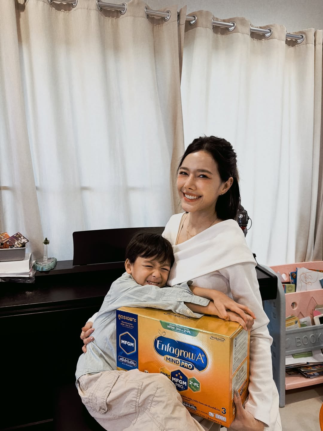 แนท - ณัฐชา นวลแจ่ม