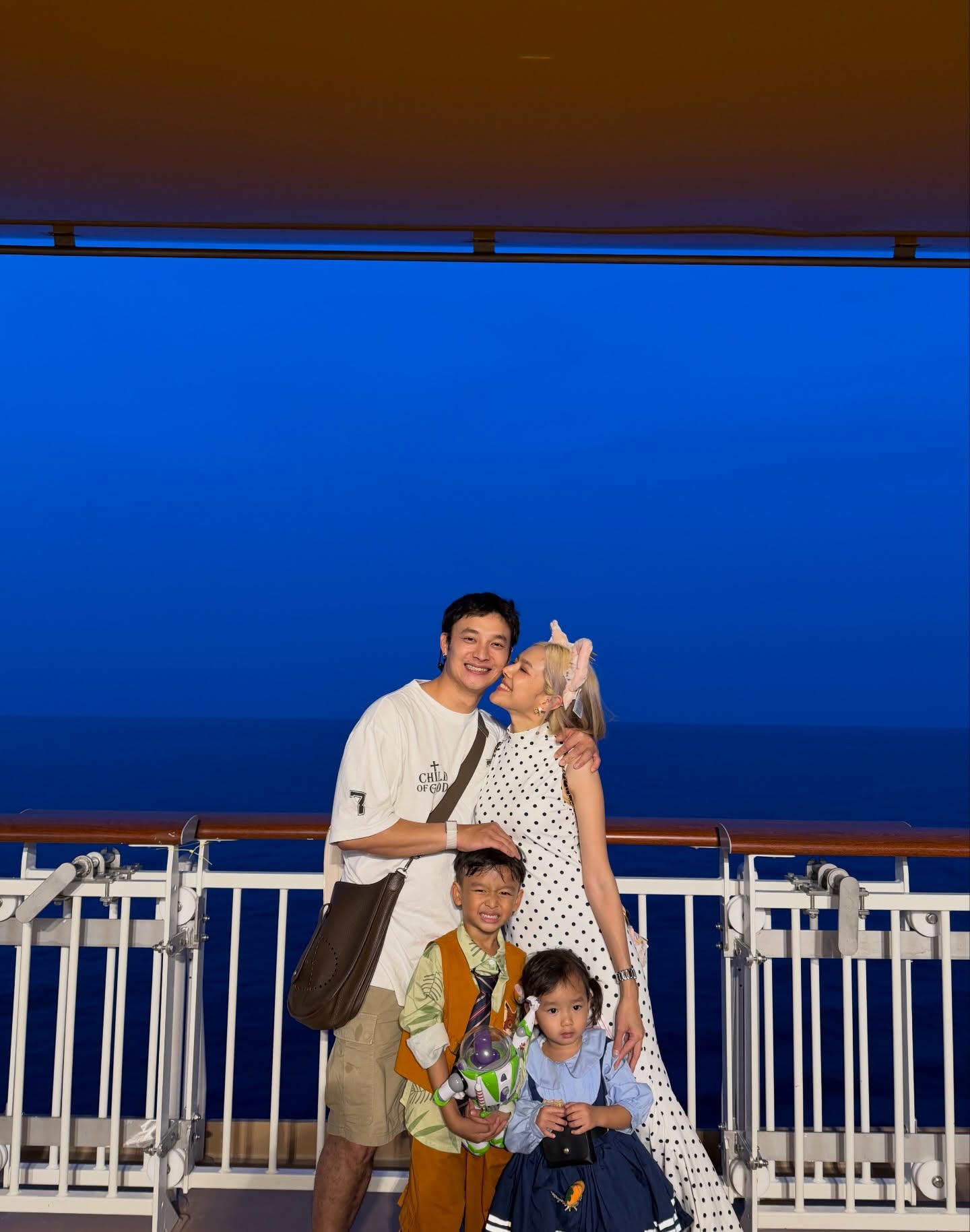 แนท - ณัฐชา นวลแจ่ม