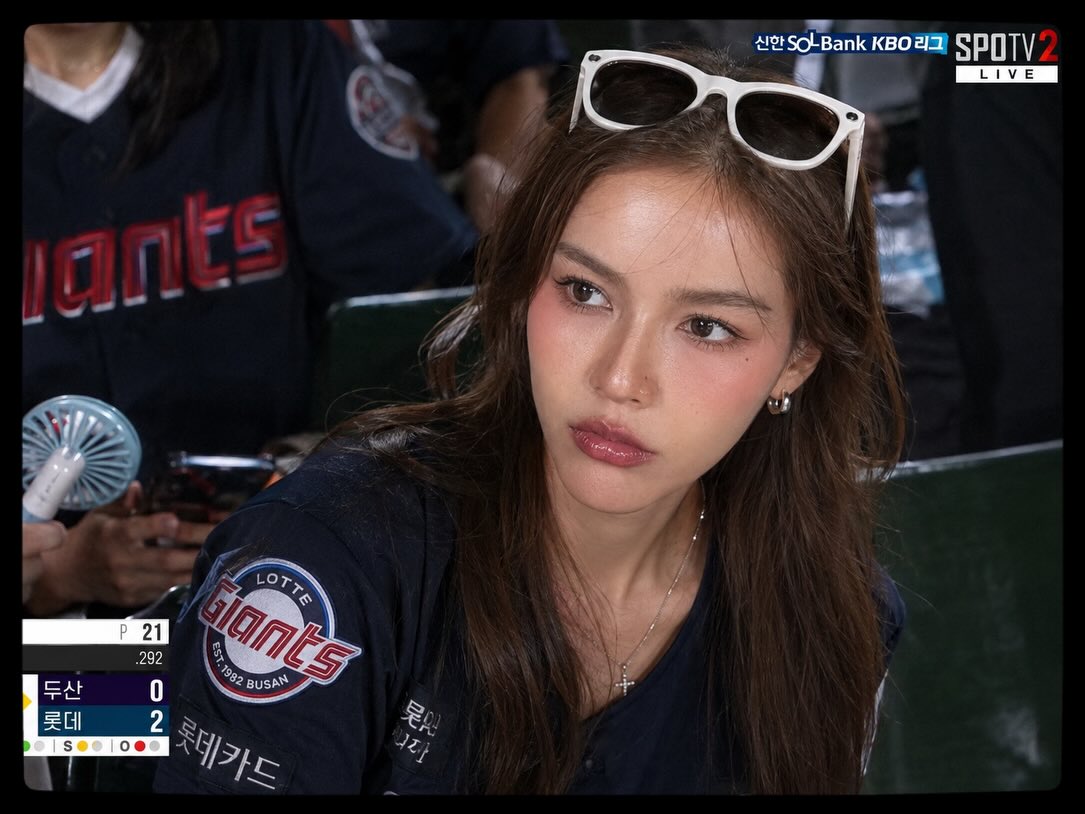 พีพี - พัชญา เพียรเสมอ