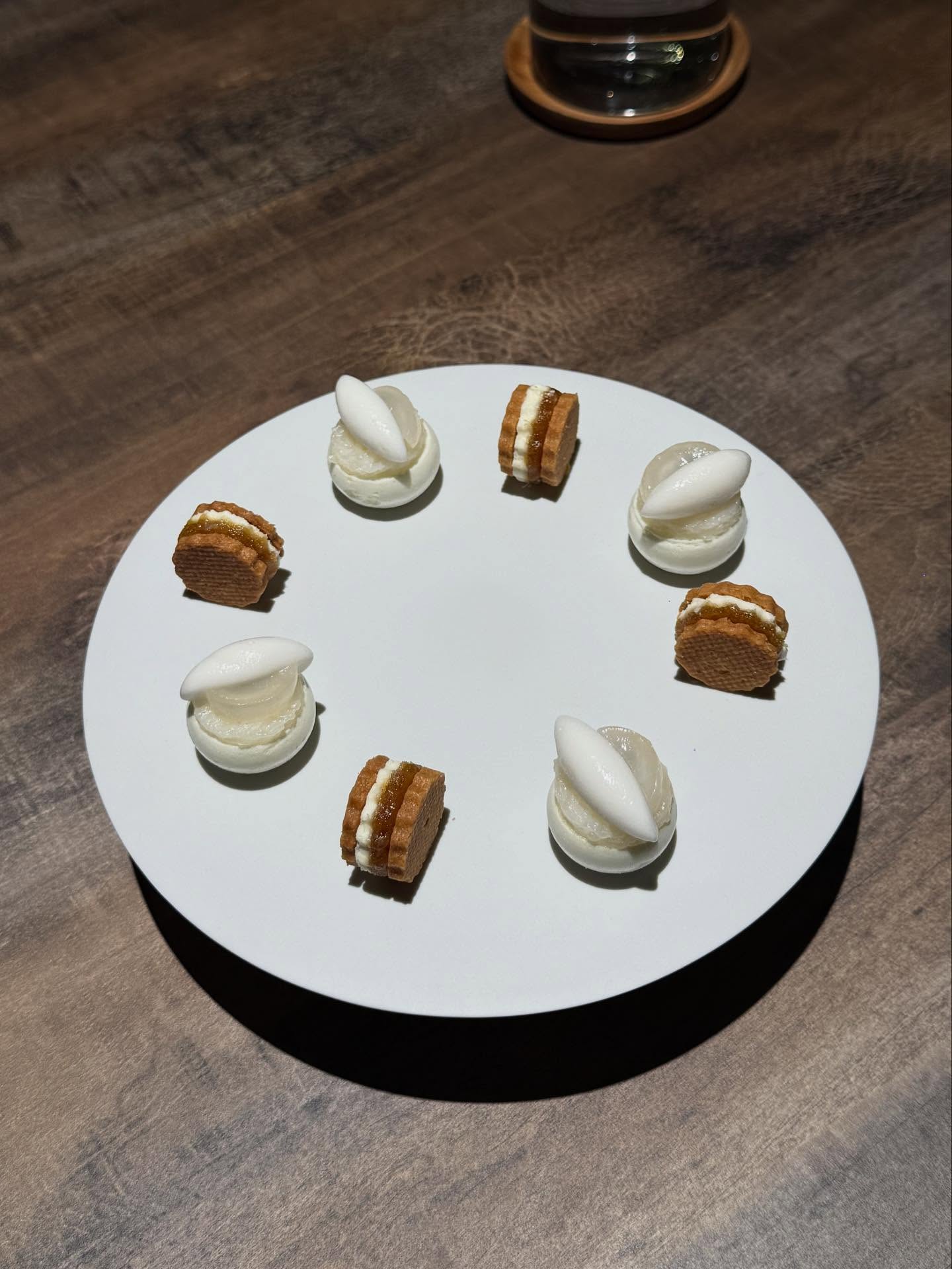 ลิตา - คาลิยา นิฮุต