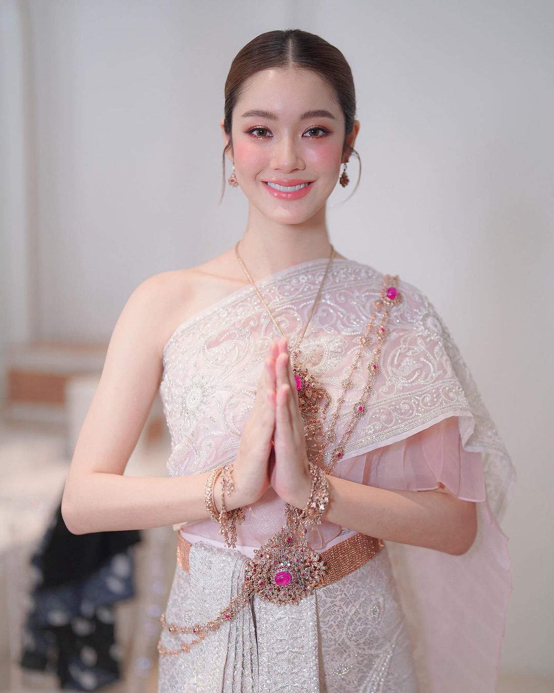 น้ำตาล - ทิพนารี วีรวัฒโนดม
