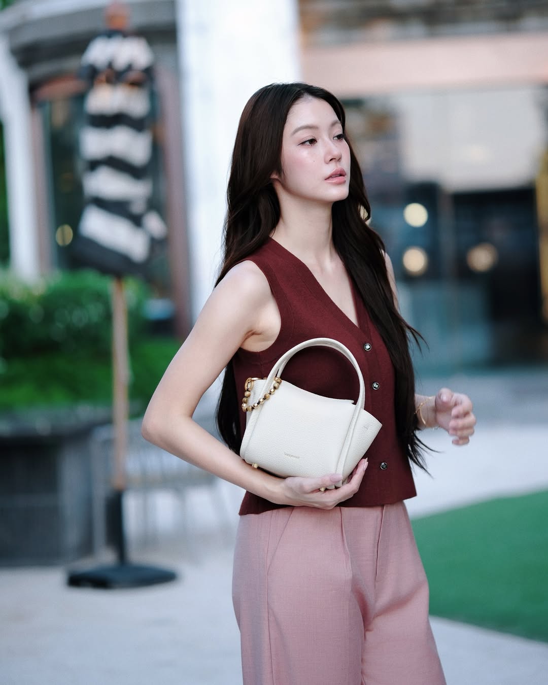 น้ำตาล - ทิพนารี วีรวัฒโนดม