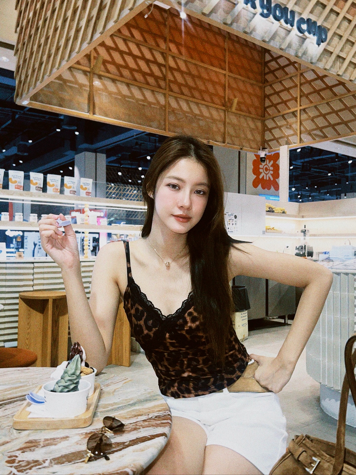 น้ำตาล - ทิพนารี วีรวัฒโนดม