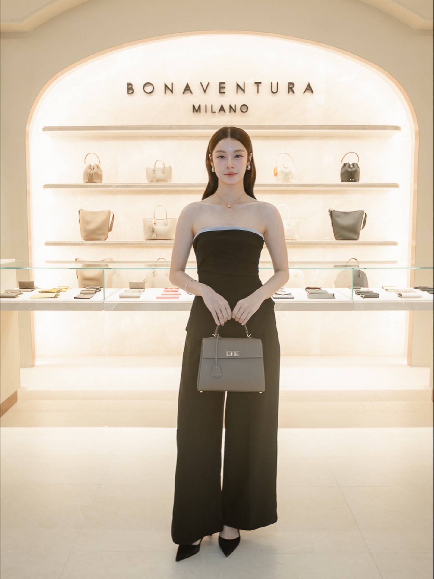 น้ำตาล - ทิพนารี วีรวัฒโนดม