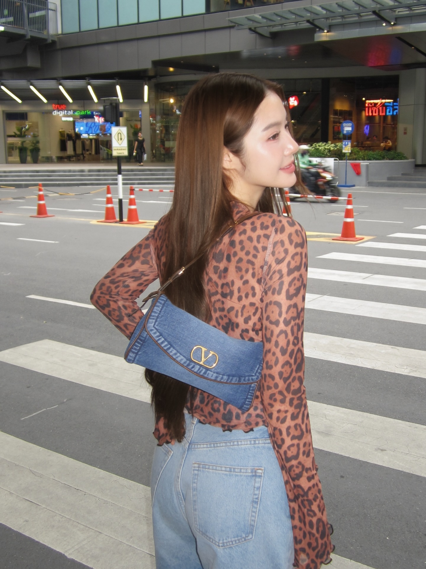 น้ำตาล - ทิพนารี วีรวัฒโนดม