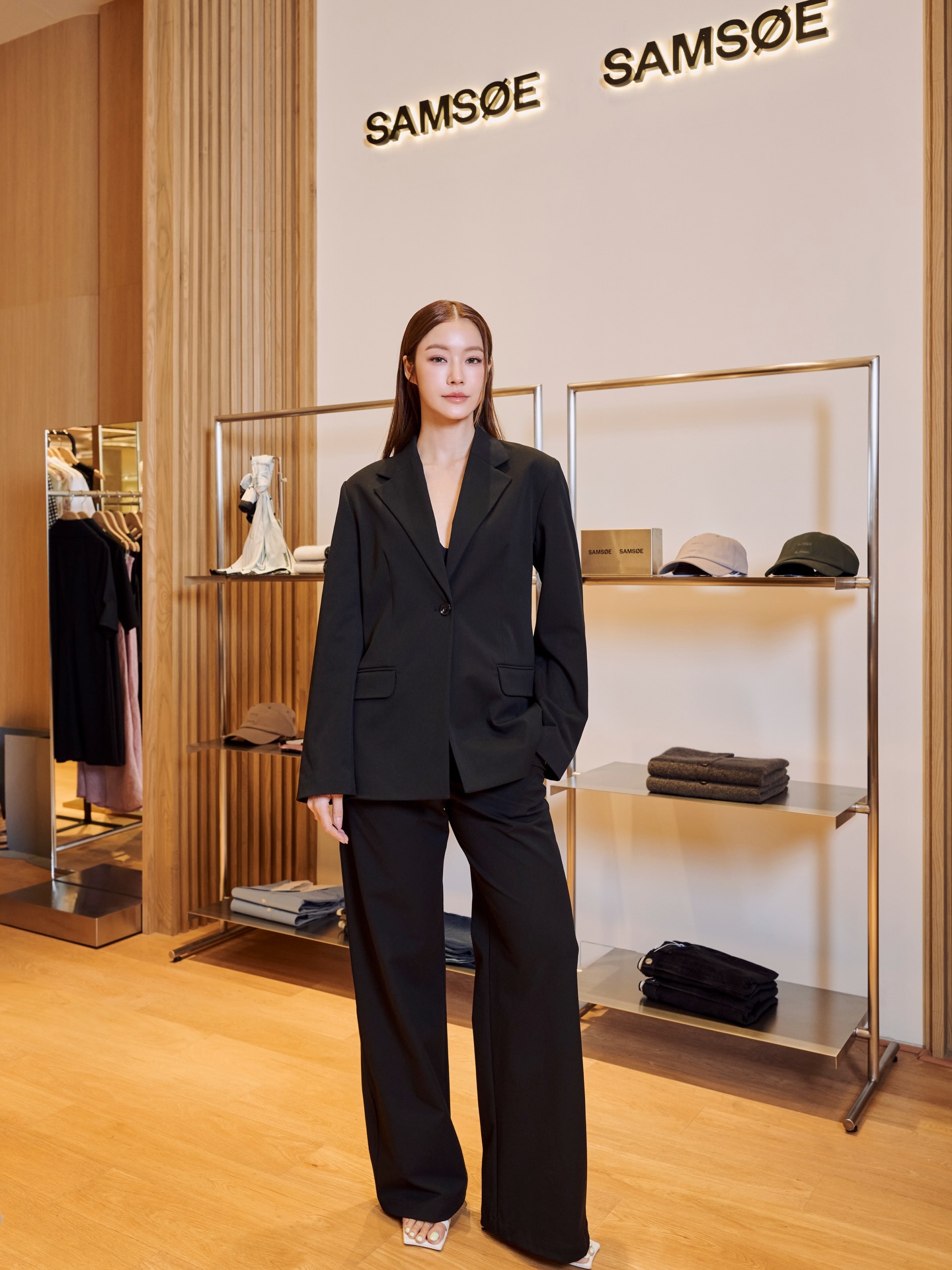 น้ำตาล - ทิพนารี วีรวัฒโนดม