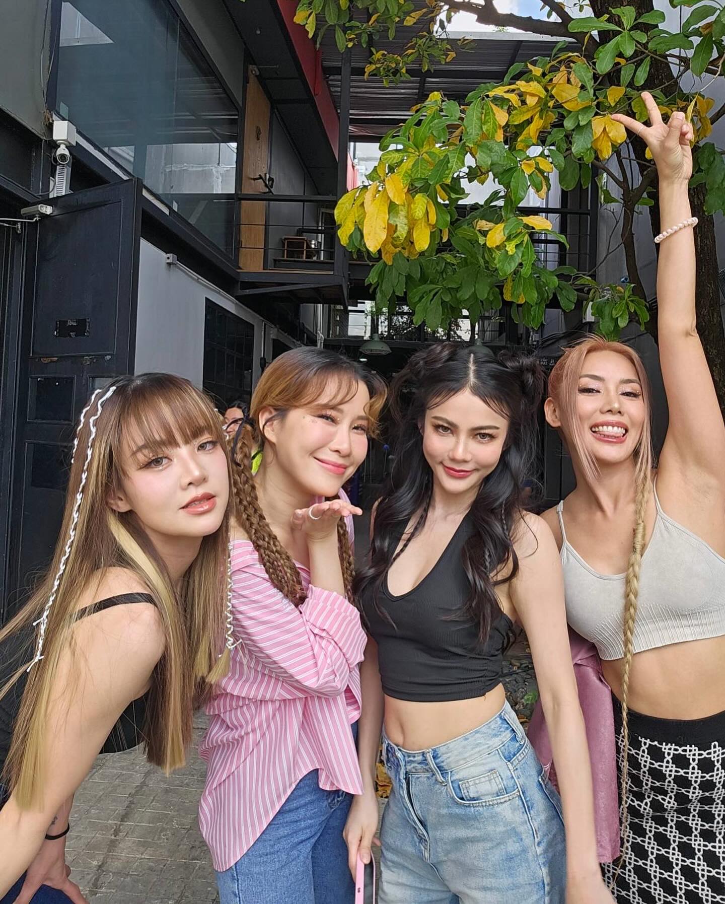 กิ๊ฟซ่า - ปิยา พงศ์กุลภา