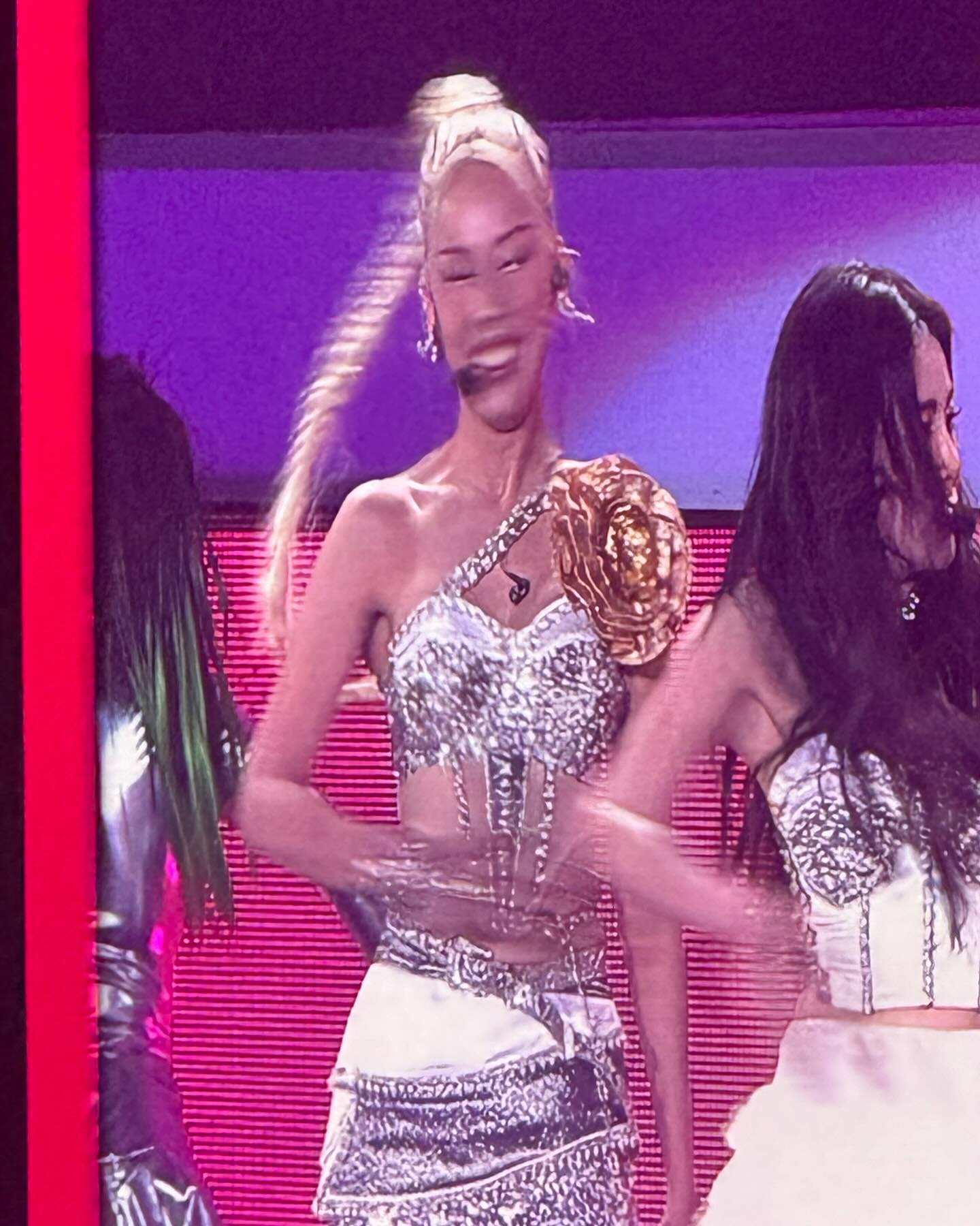 กิ๊ฟซ่า - ปิยา พงศ์กุลภา