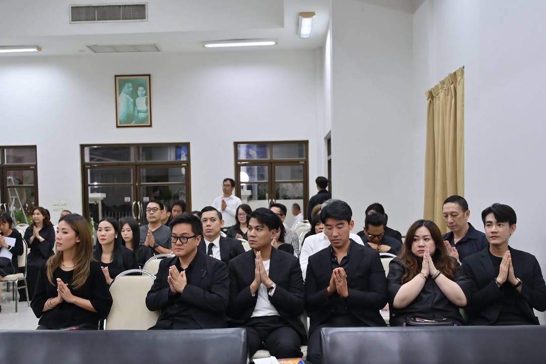 กิ๊ฟซ่า - ปิยา พงศ์กุลภา