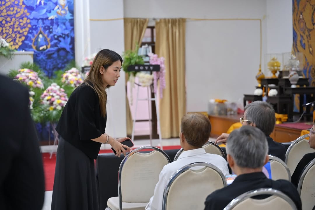 กิ๊ฟซ่า - ปิยา พงศ์กุลภา