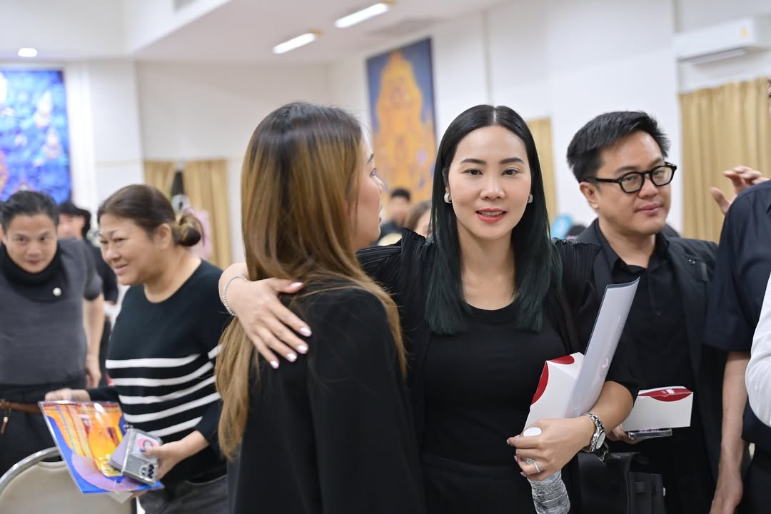 กิ๊ฟซ่า - ปิยา พงศ์กุลภา