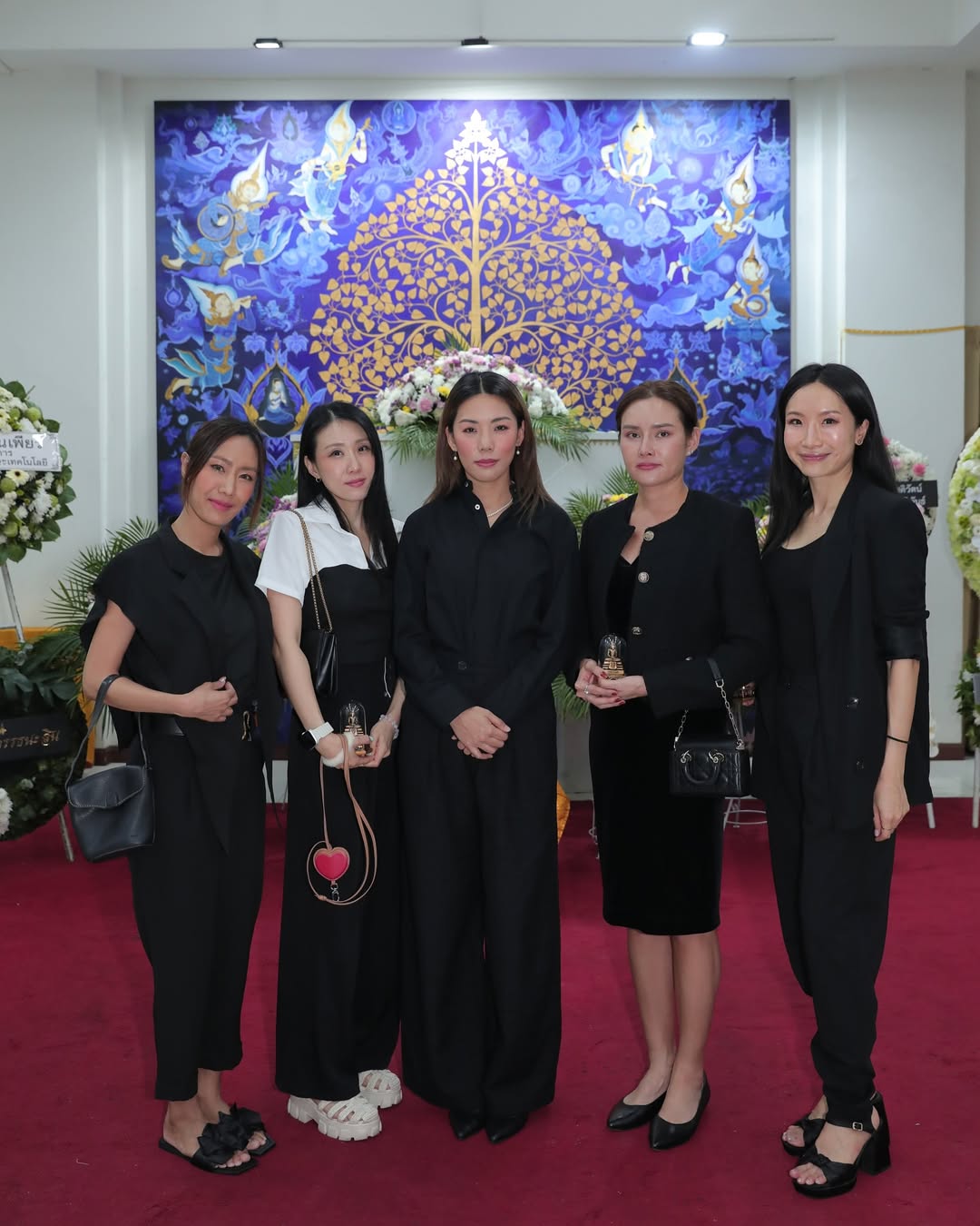 กิ๊ฟซ่า - ปิยา พงศ์กุลภา