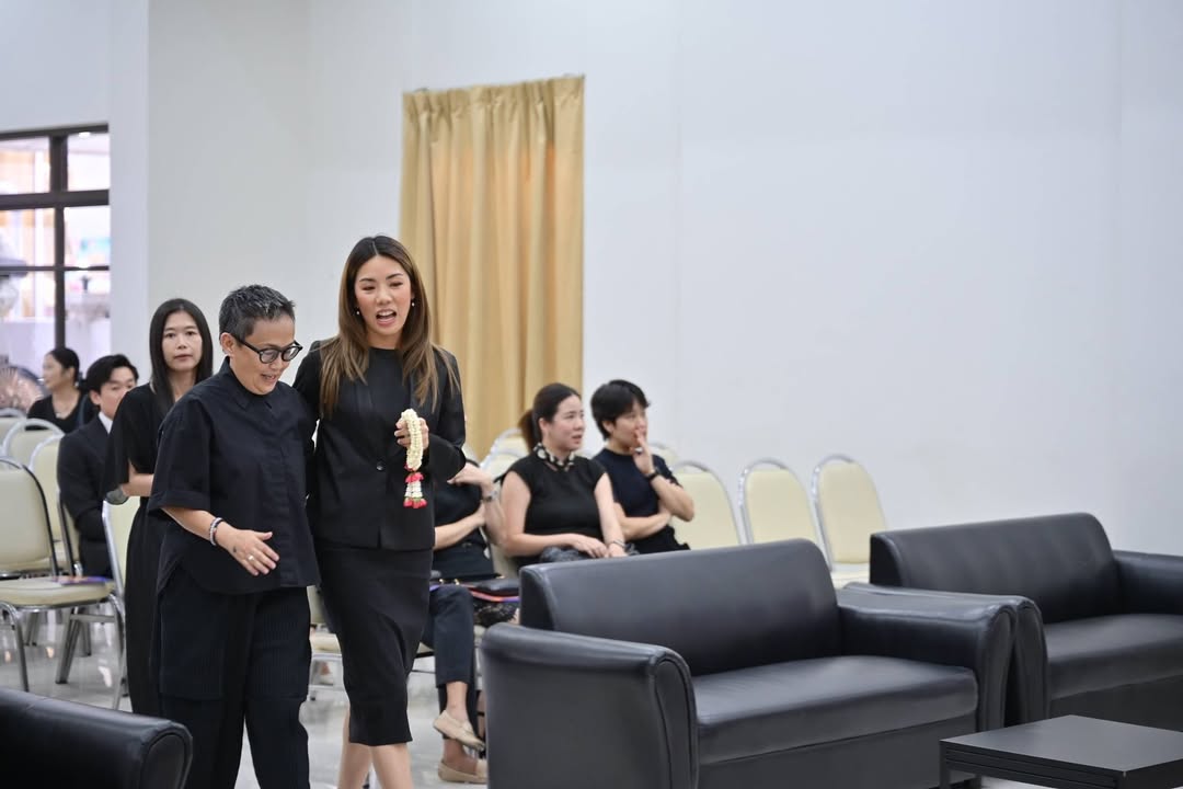 กิ๊ฟซ่า - ปิยา พงศ์กุลภา