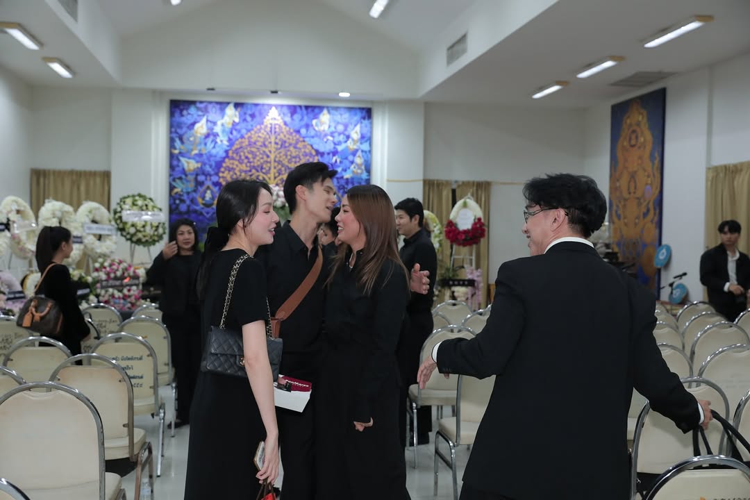 กิ๊ฟซ่า - ปิยา พงศ์กุลภา