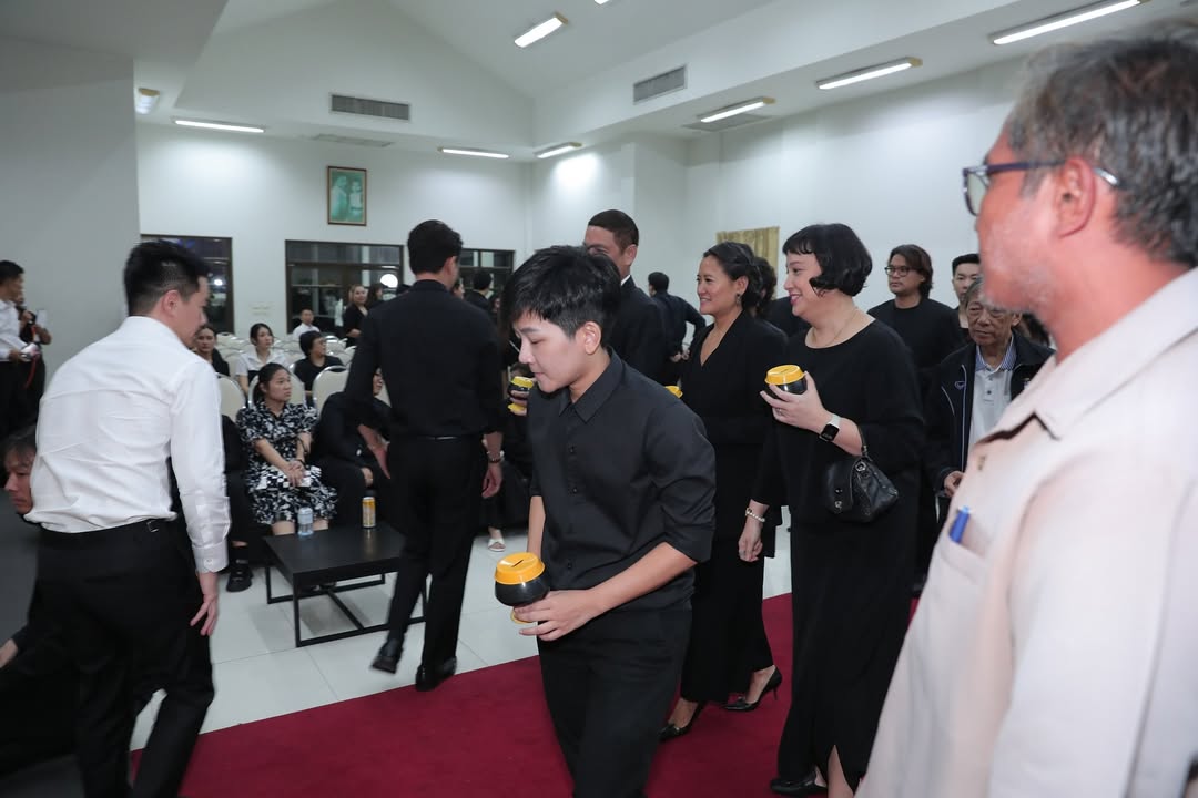 กิ๊ฟซ่า - ปิยา พงศ์กุลภา