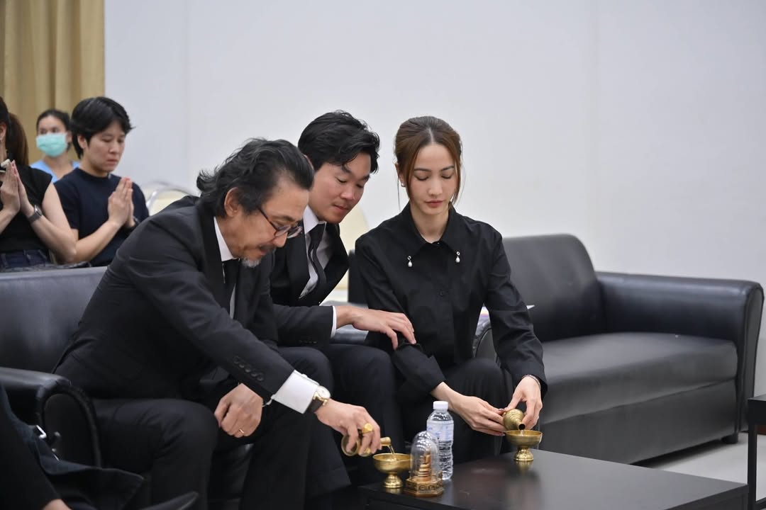 กิ๊ฟซ่า - ปิยา พงศ์กุลภา