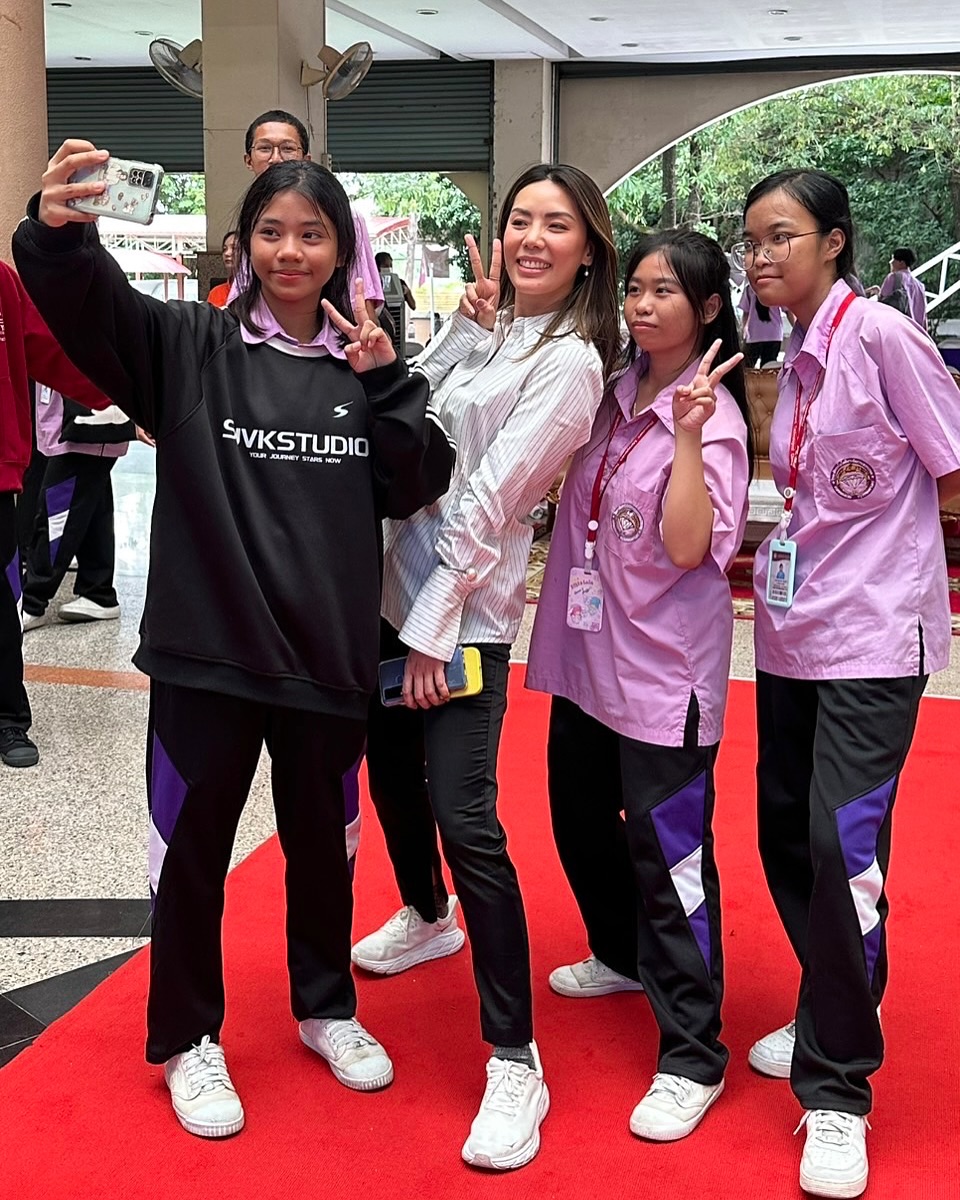 กิ๊ฟซ่า - ปิยา พงศ์กุลภา