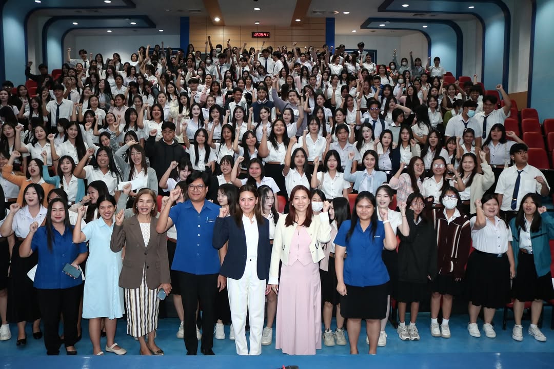 กิ๊ฟซ่า - ปิยา พงศ์กุลภา