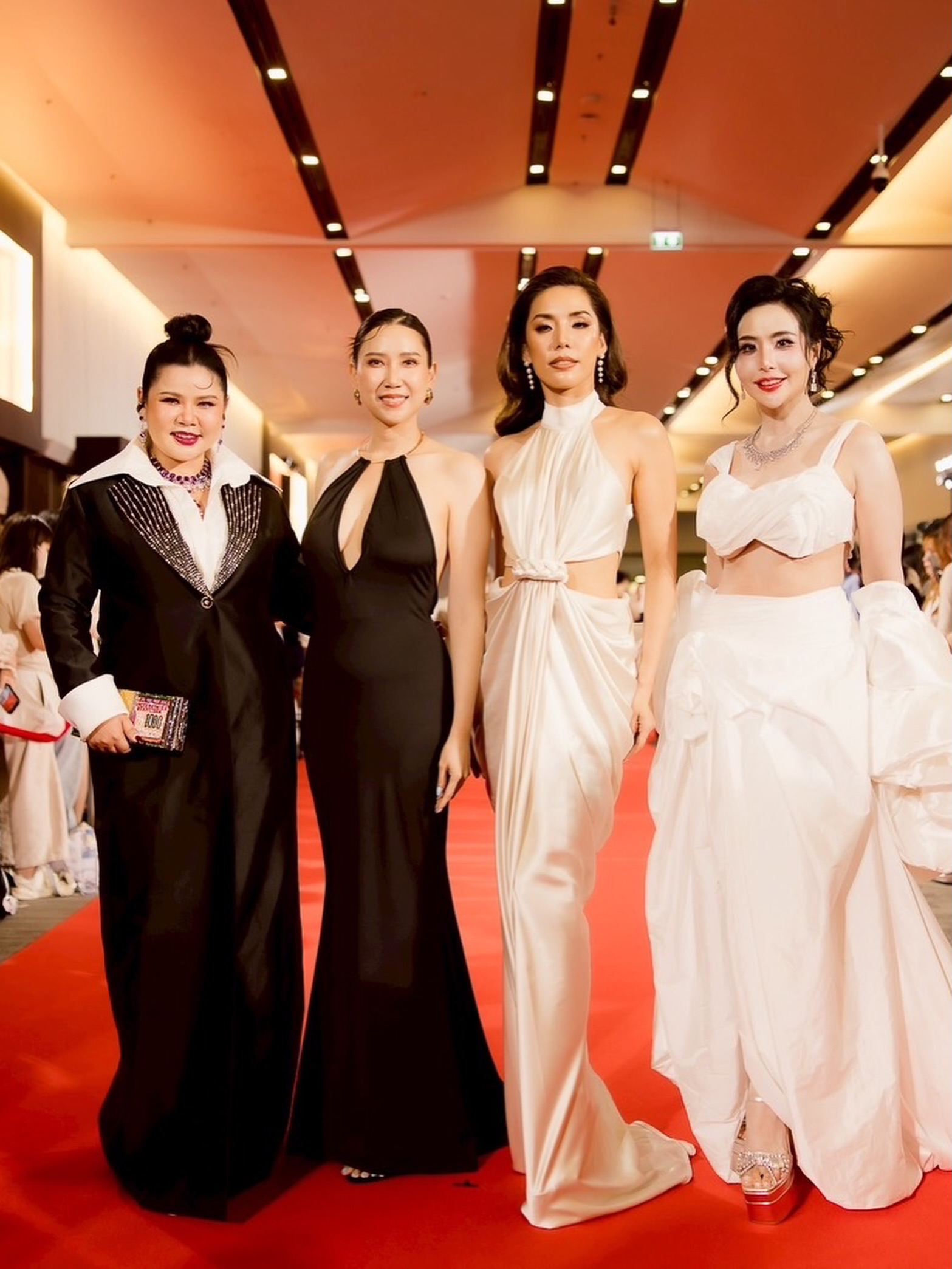 กิ๊ฟซ่า - ปิยา พงศ์กุลภา
