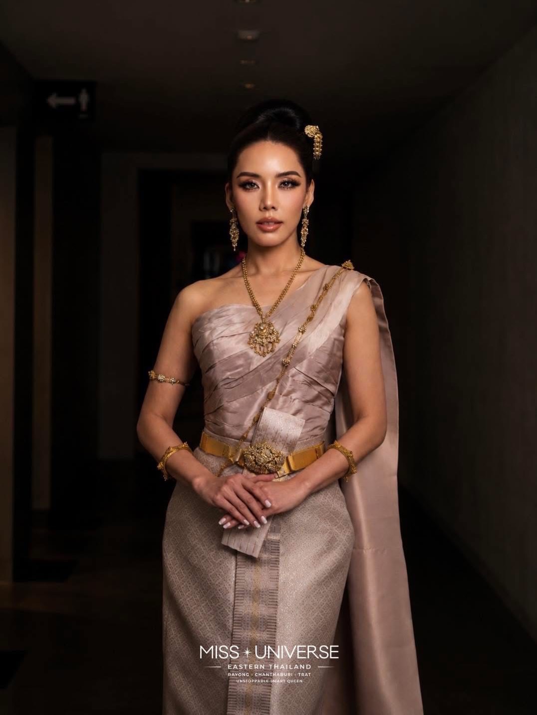 กิ๊ฟซ่า - ปิยา พงศ์กุลภา
