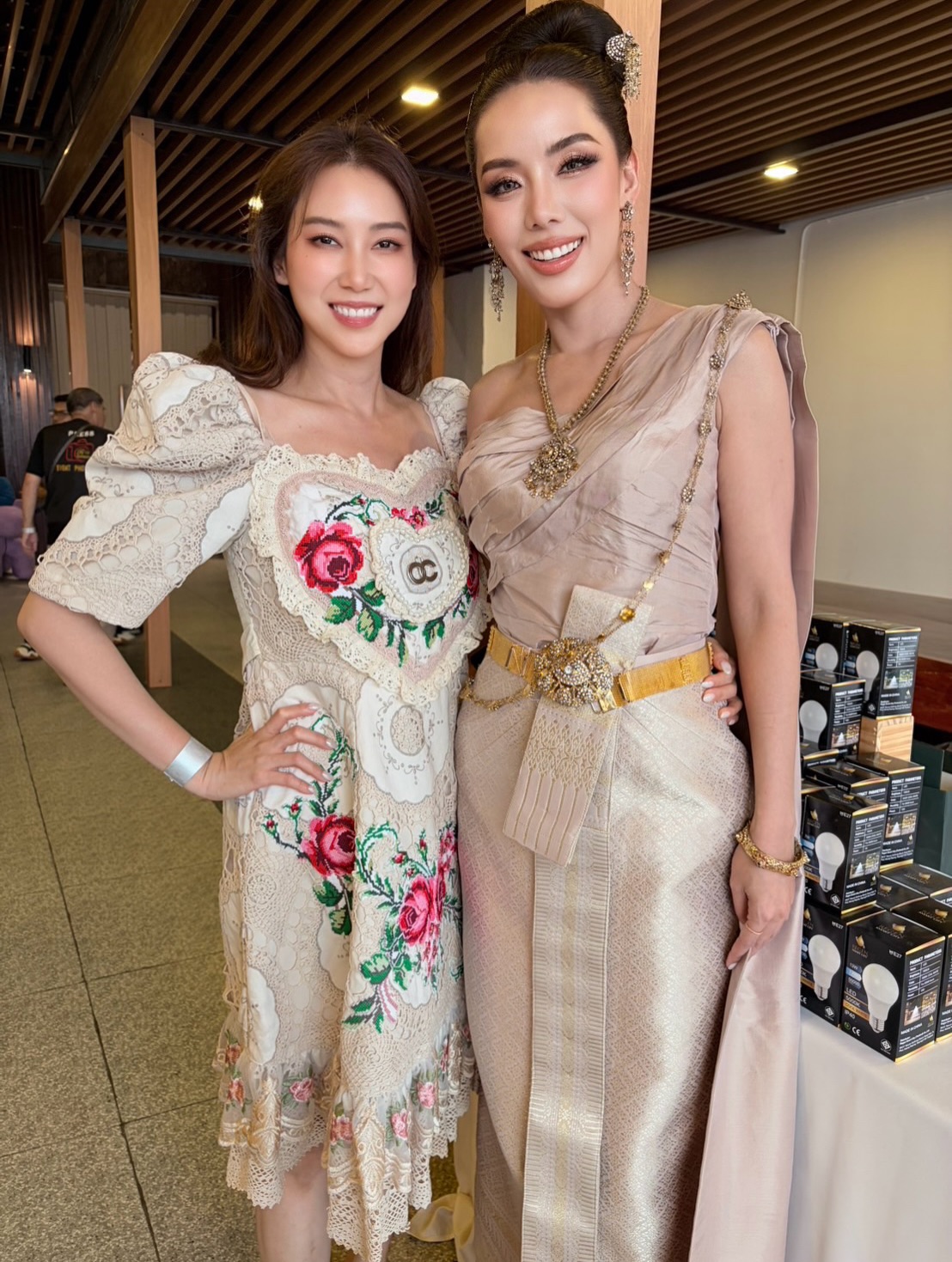 กิ๊ฟซ่า - ปิยา พงศ์กุลภา