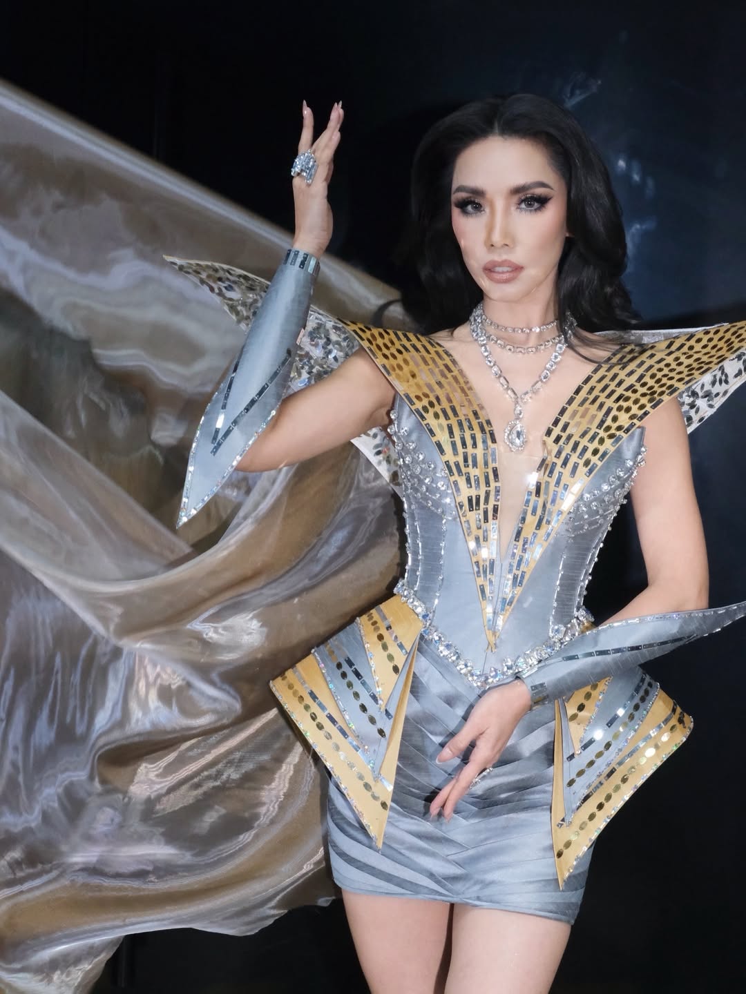 กิ๊ฟซ่า - ปิยา พงศ์กุลภา