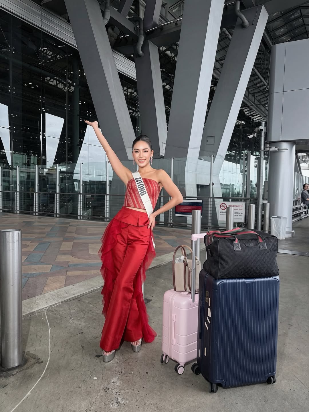 กิ๊ฟซ่า - ปิยา พงศ์กุลภา