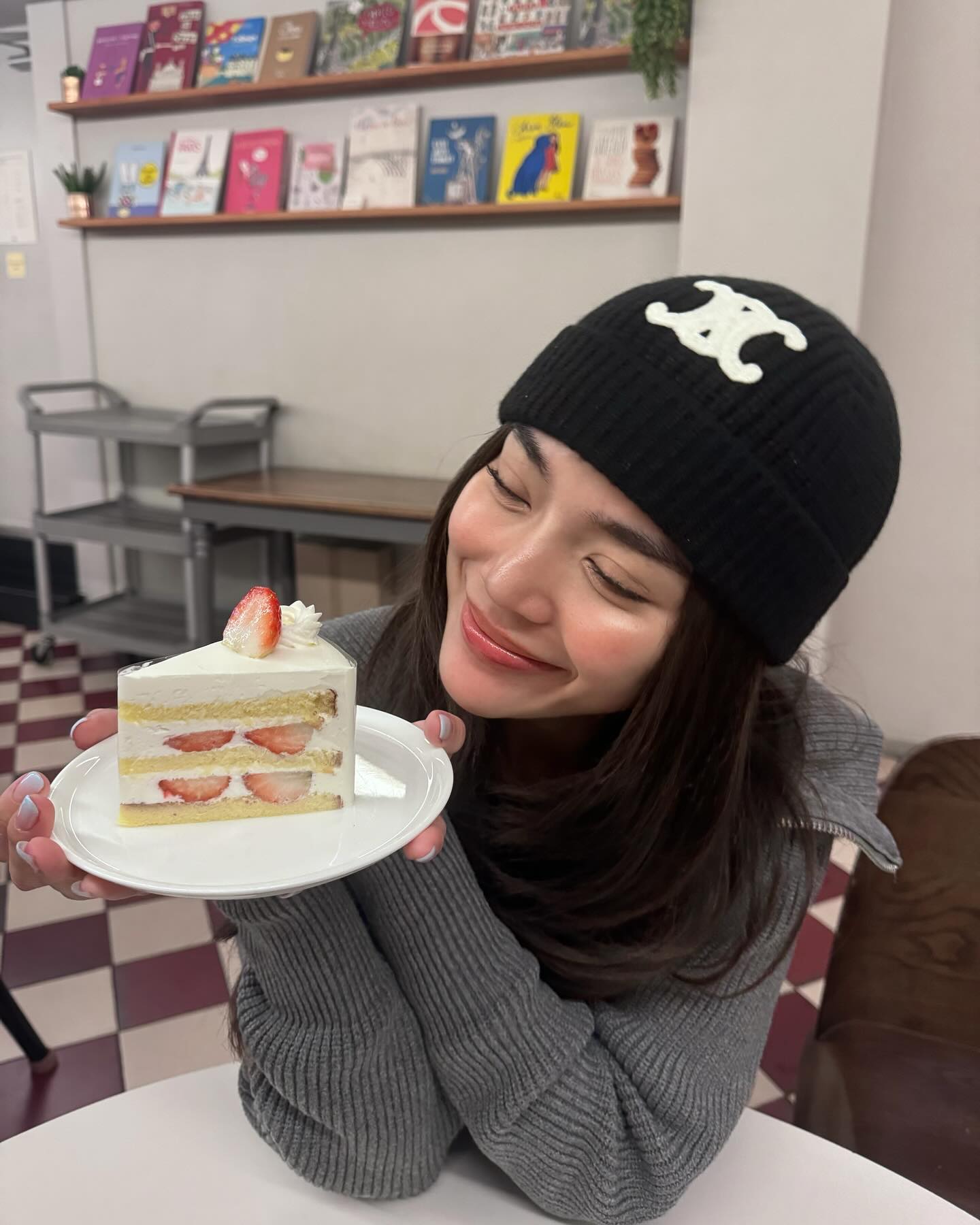 ปราง - กัญญ์ณรัณ วงศ์ขจรไกล