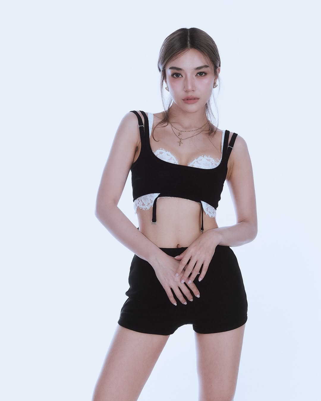 ปราง - กัญญ์ณรัณ วงศ์ขจรไกล