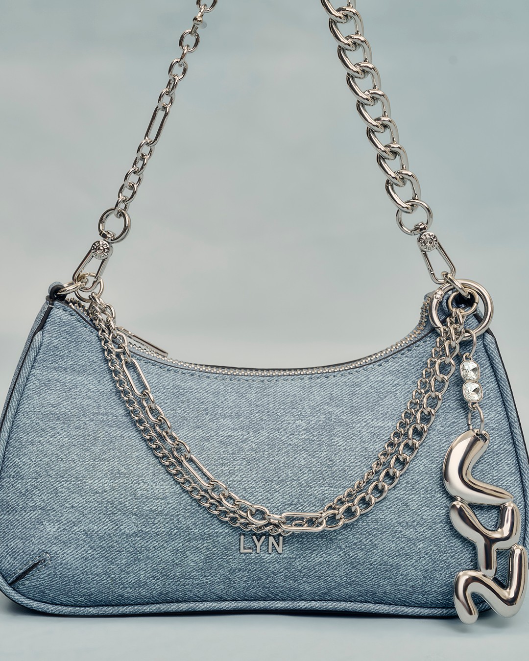 ปราง - กัญญ์ณรัณ วงศ์ขจรไกล