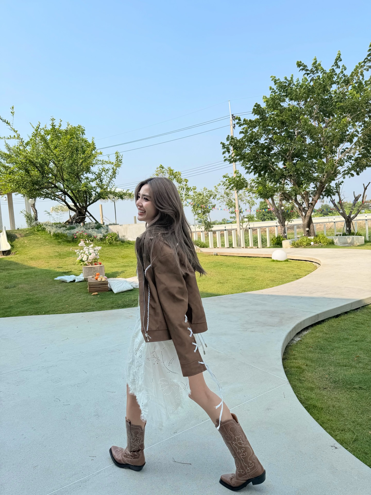 ปราง - กัญญ์ณรัณ วงศ์ขจรไกล